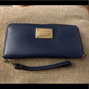 Michael Kors wrist wallet/clutch - Navy